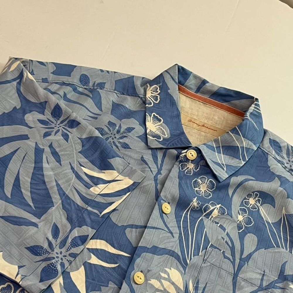 Tommy Bahama 100% Silk Hawaiian Aloha Shirt Blue Floral Tropical Men's Large